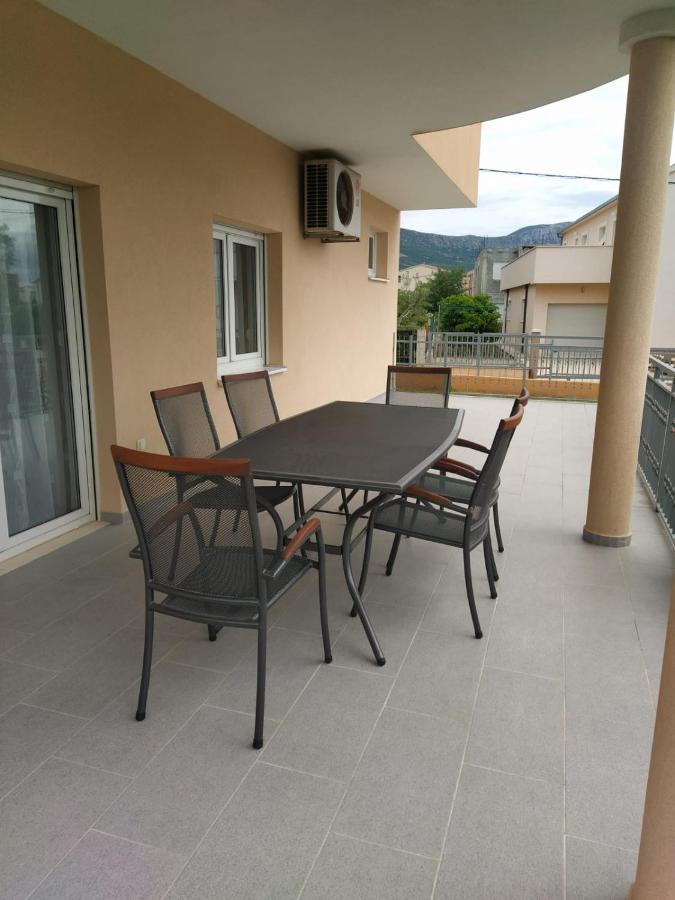 Apartment Visic 1692 *